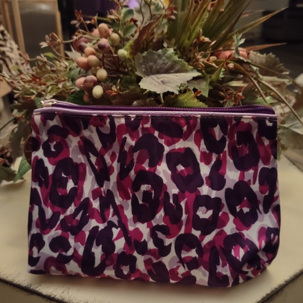 Estee Lauder Makeup Bag Animal Print NWOT